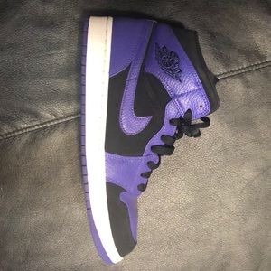Jordan 1 mid dark concords with box